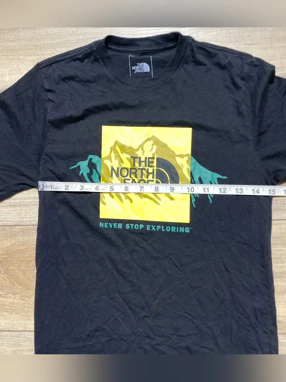 The North Face Mens Short Sleeve Graphic T-Shirt Never Stop Exploring XS Black